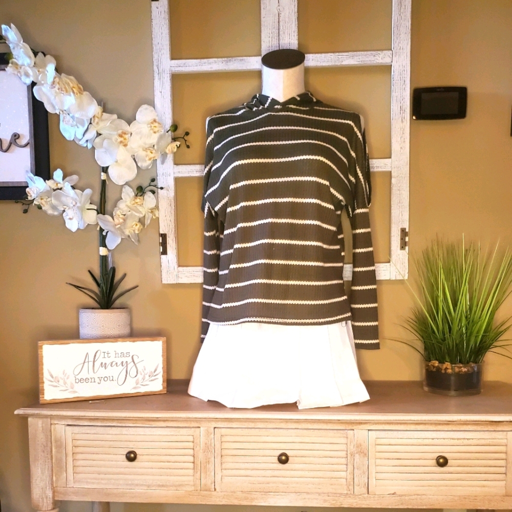 The Outfit, green/white stripped sweater with hood